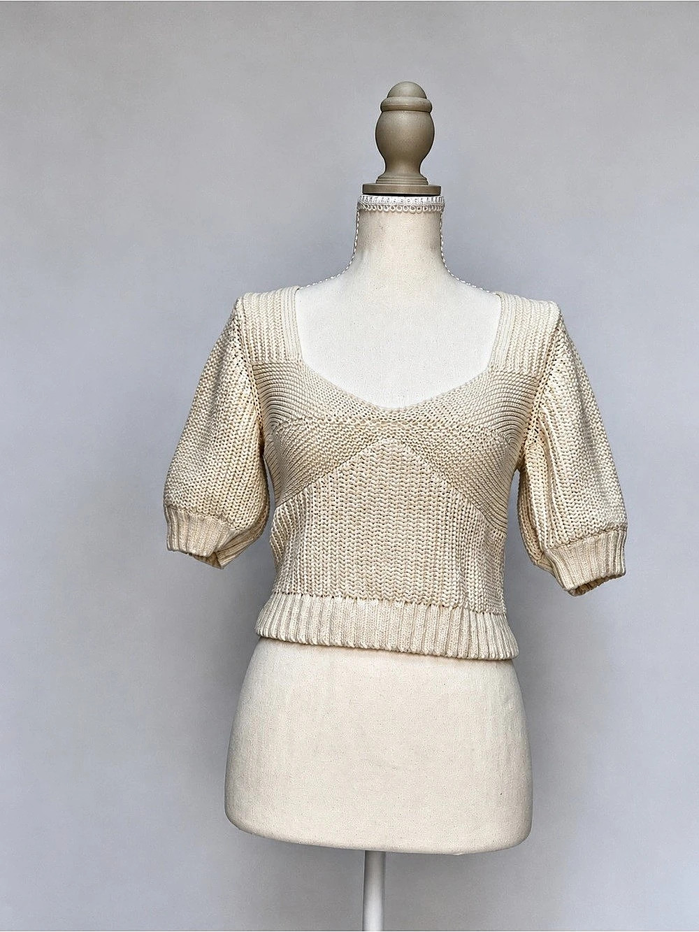 & Other Stories & Cream Knit Scoop Neck Sweater Size small